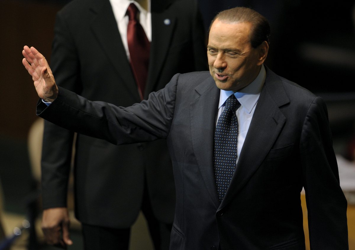 “Στον πάγο” η κοινοβουλευτική δραστηριότητα στην Ιταλία για τον θάνατο του Μπερλουσκόνι