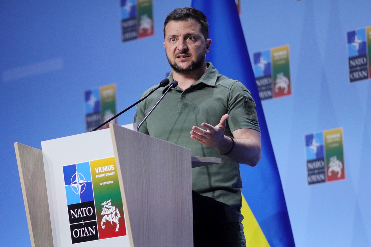 Ο Ζελένσκι χαρακτηρίζει θεμιτό στρατιωτικό στόχο τη γέφυρα της Κριμαίας