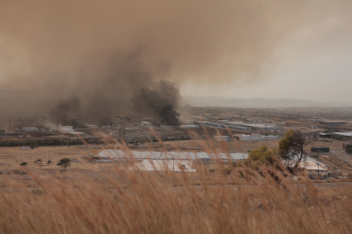 Φωτιά στην Αλεξανδρούπολη: Μέχρι το Ιόνιο έφτασαν οι καπνοί, συναγερμός σε πολλές περιοχές για εκκένωση