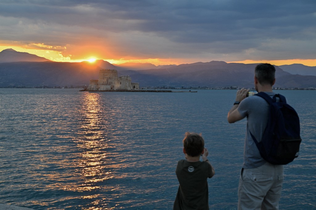 Ανοίγει η πλατφόρμα για αιτήσεις επαγγελματιών του τουρισμού που επλήγησαν από την κακοκαιρία