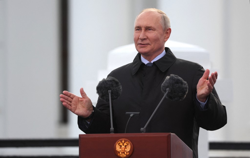 «Χωρις αντίπαλο» ο Πούτιν εάν θέσει εκ νέου υποψηφιότητα, λέει το Κρεμλίνο