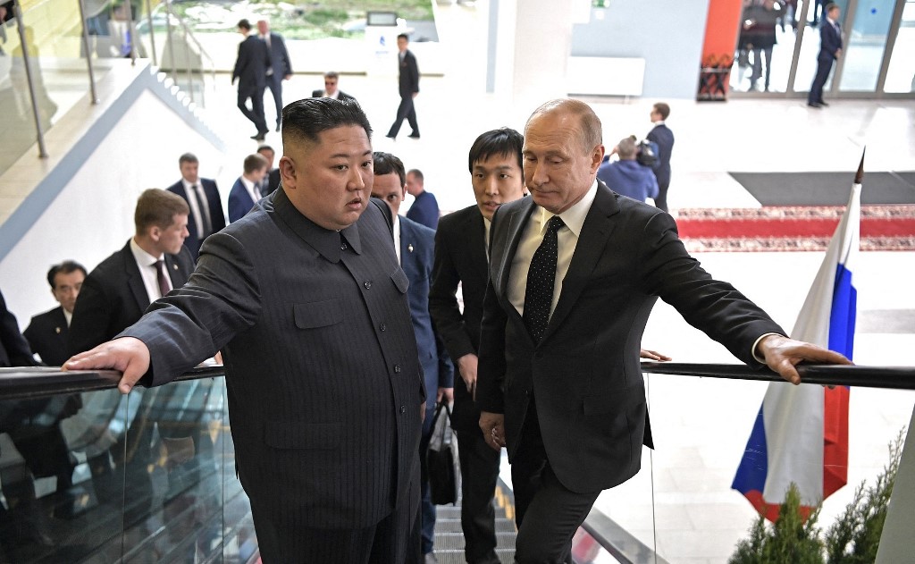 «Αγκαλιά» Ρωσία και Βόρεια Κορέα – Ενισχύεται «σε όλα τα επίπεδα» η διμερής συνεργασία