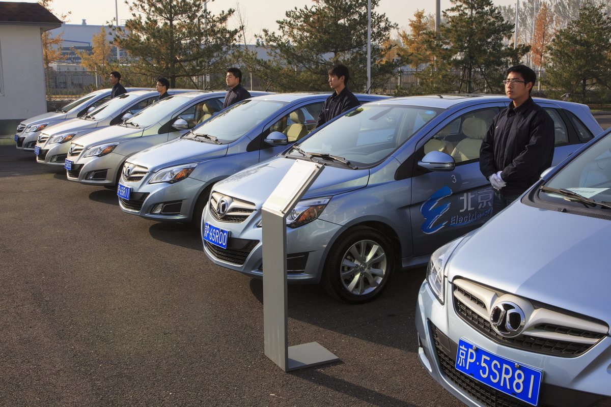 Η Κομισιόν ετοιμάζεται να βάλει μπλόκο στην κινεζική επέλαση ηλεκτρικών οχημάτων στην Ευρώπη