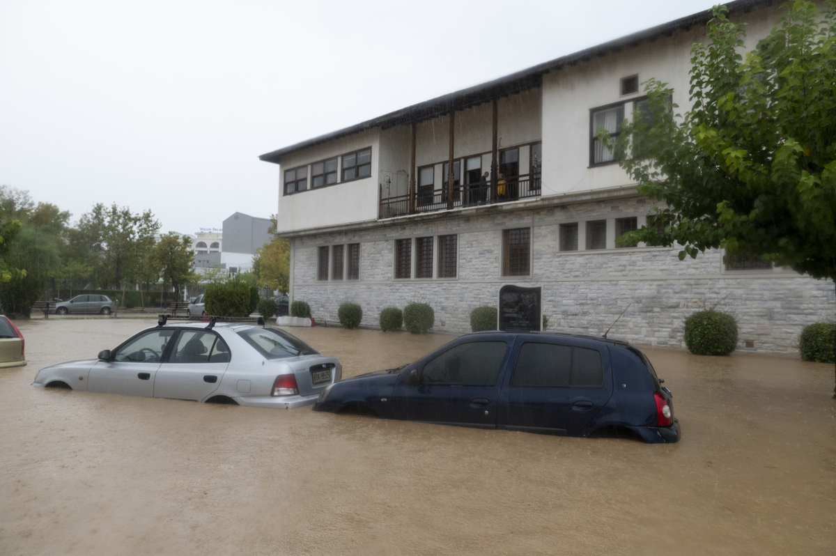 Μεγάλες καταστροφές από την επέλαση της κακοκαιρίας Daniel – 2 νεκροί και περιοχές σε κατάσταση έκτακτης ανάγκης