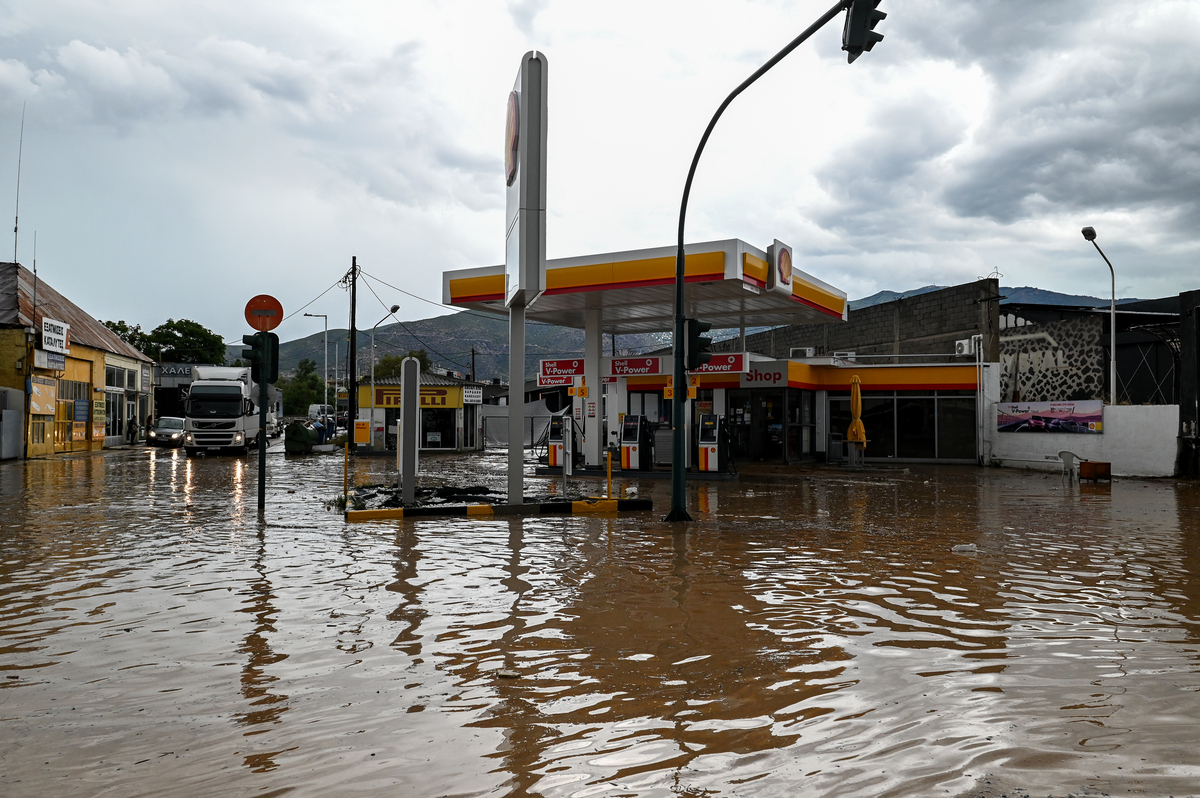 Περισσότερες από 3.700 οι αντλήσεις νερού στην πλημμυρισμένη Θεσσαλία