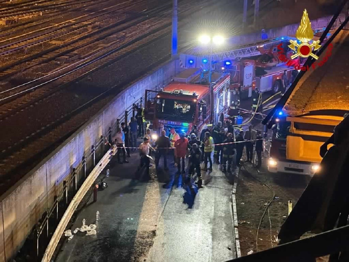 Τραγωδία στην Ιταλία: Τουλάχιστον 21 νεκροί από πτώση λεωφορείου από οδογέφυρα έξω από την Βενετία