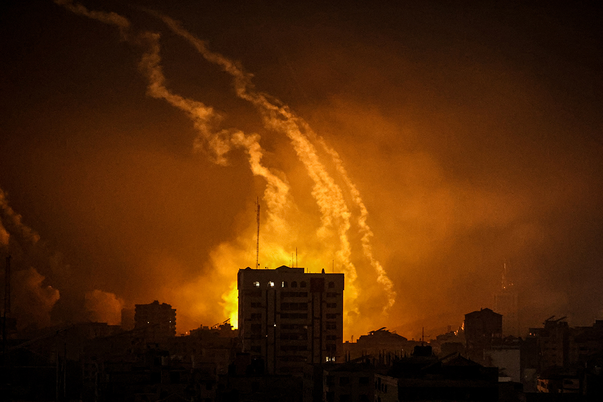 HRW: «Παράνομος» ο βομβαρδισμός του Ισραήλ εναντίον ανθρωπιστικής οργάνωσης