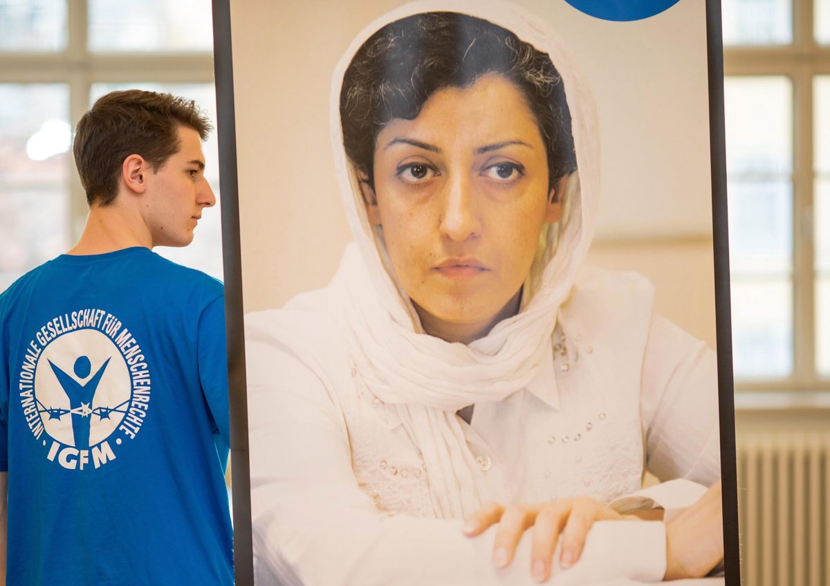 Ναργκίς Μοχαμαντί: Ποια είναι η Ιρανή ακτιβίστρια που τιμήθηκε με το Νόμπελ Ειρήνης 2023