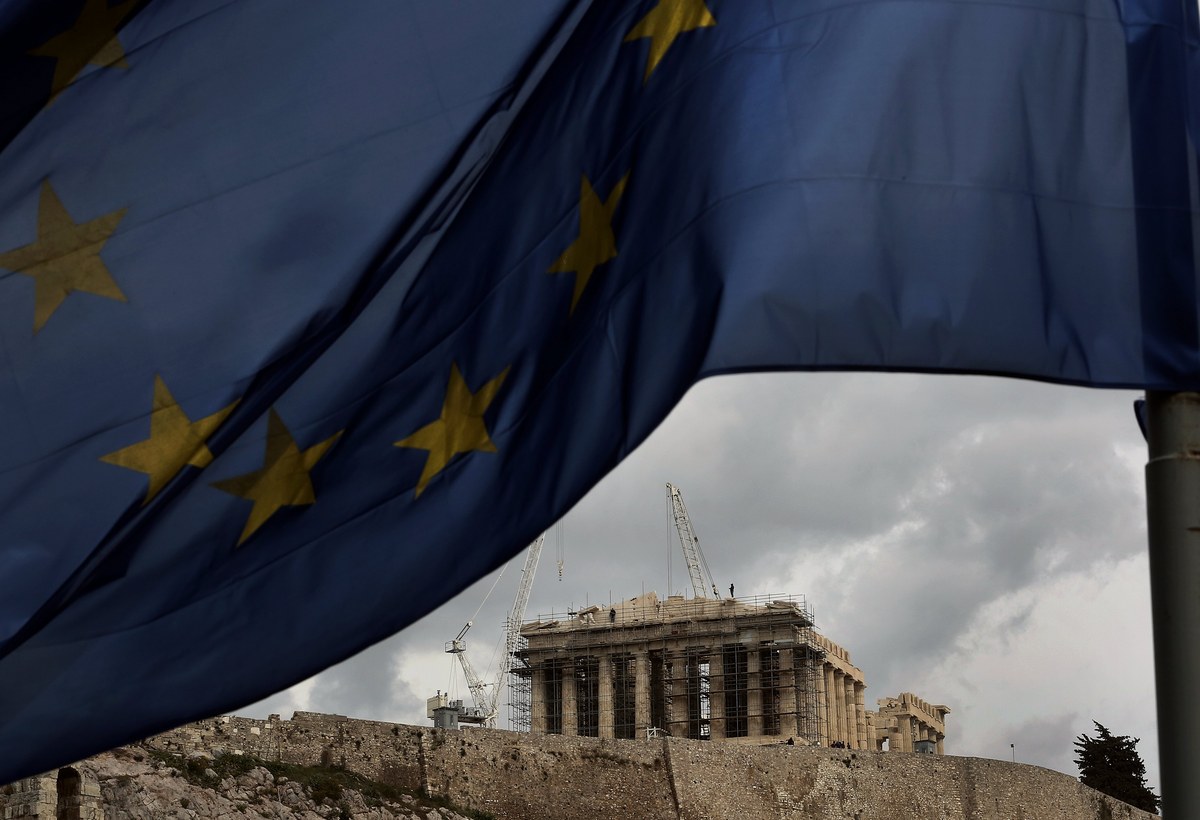 Eurostat: Στο 166,5% του ΑΕΠ το δημόσιο χρέος στην Ελλάδα το β’ τρίμηνο