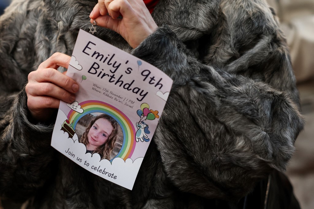 Γάζα: Απελευθερώθηκε η 9χρονη Έμιλι Χαντ που θεωρούνταν νεκρή – To συγκινητικό video