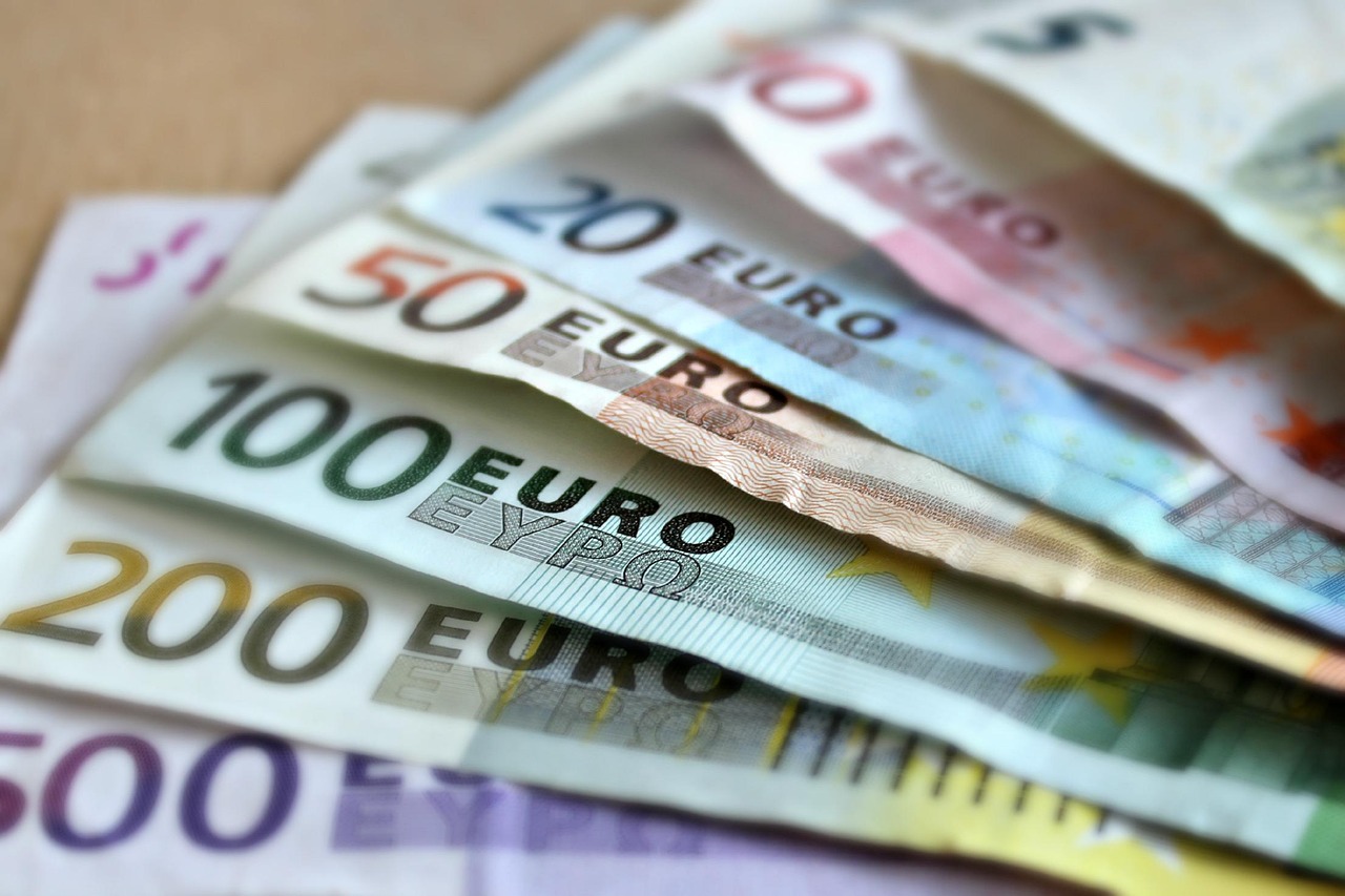 Επιδόματα Νοεμβρίου: Άνω των 325 εκατ. ευρώ σε δικαιούχους – Πότε καταβαλλονται