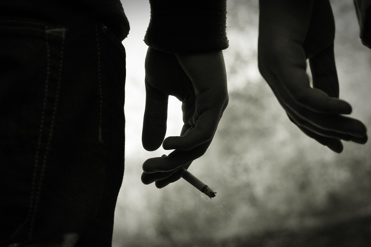 Νέα έρευνα: Με την εμφάνιση κολπικής μαρμαρυγής συνδέεται το παθητικό κάπνισμα