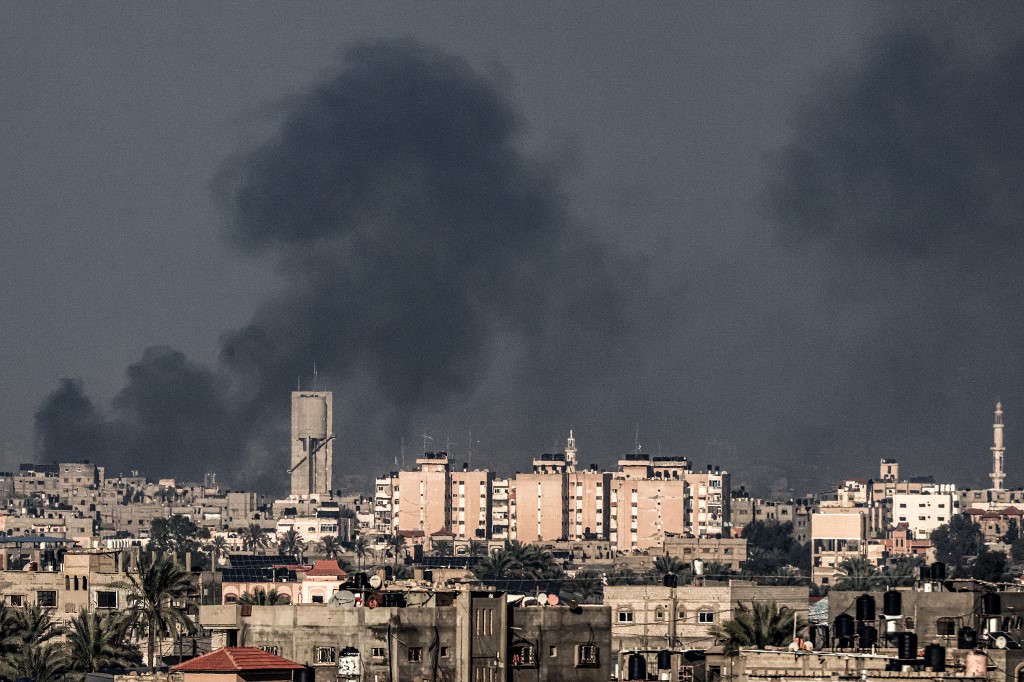 Το Ισραήλ συνεχίζει να βομβαρδίζει το νότο ενώ αρχίζουν νέες συνομιλίες με την ελπίδα για εκεχειρία