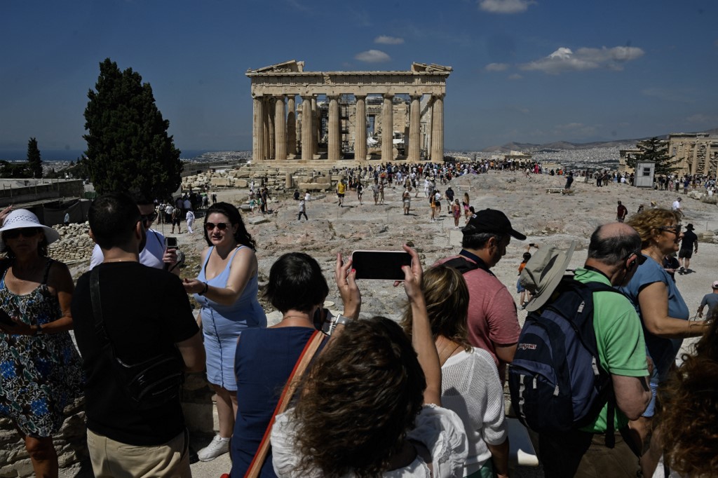 Θετικοί οιωνοί για τον ελληνικό τουρισμό και το 2024