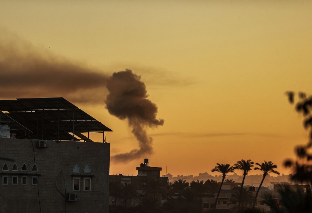 Συνεχίζεται το σφυροκόπημα στη Γάζα – Στους 250 υπολογίζονται οι νεκροί ημερησίως