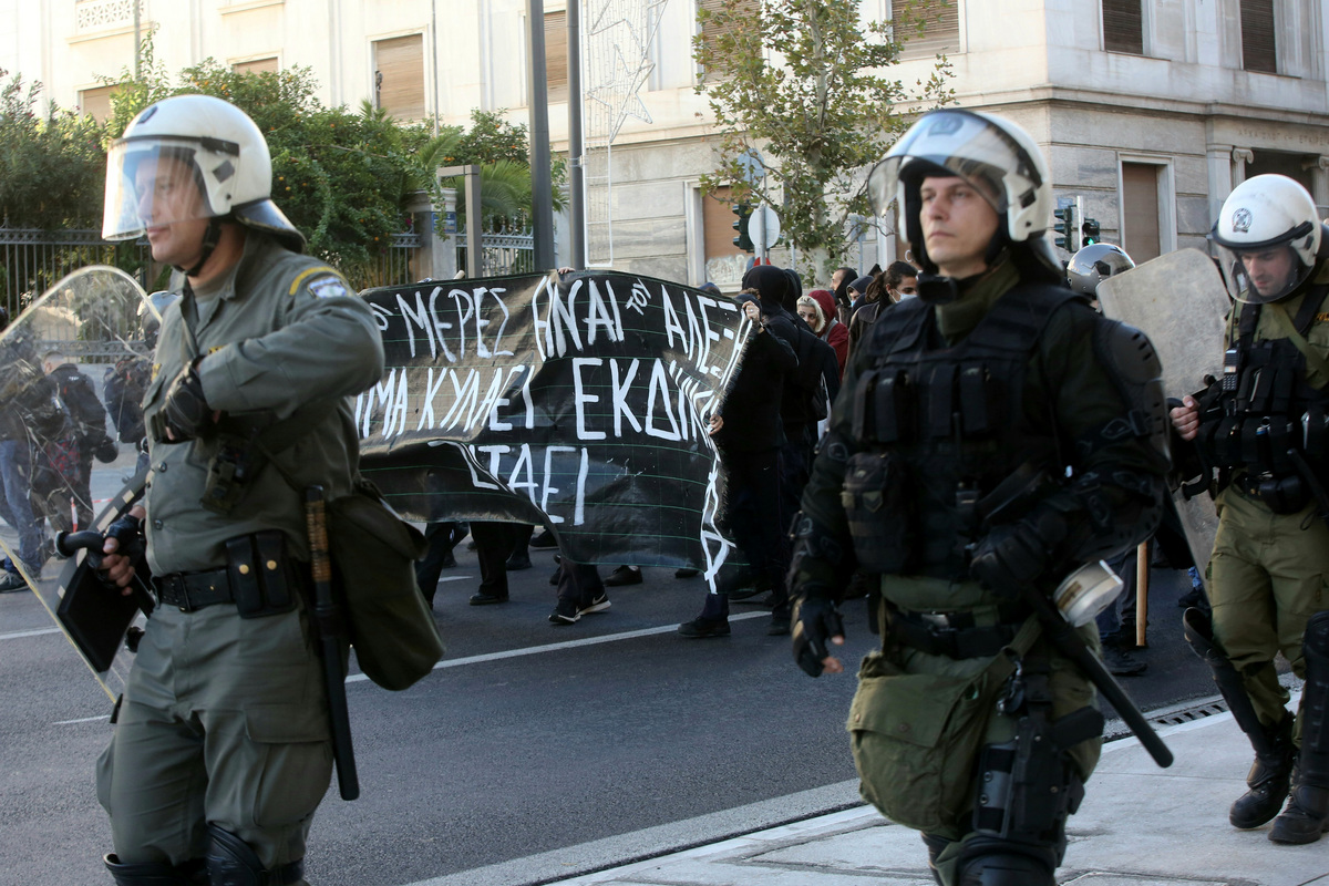 Επέτειος Γρηγορόπουλου: Ζημιές στο μετρό της Ομόνοιας – Κανονικά η κίνηση των οχημάτων στην Αθήνα