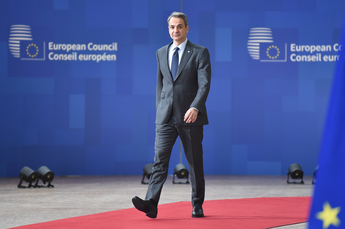 Μητσοτάκης στη Σύνοδο Κορυφής: Η ΕΕ να εκδώσει ευρωομόλογα για την αμυντική της θωράκιση