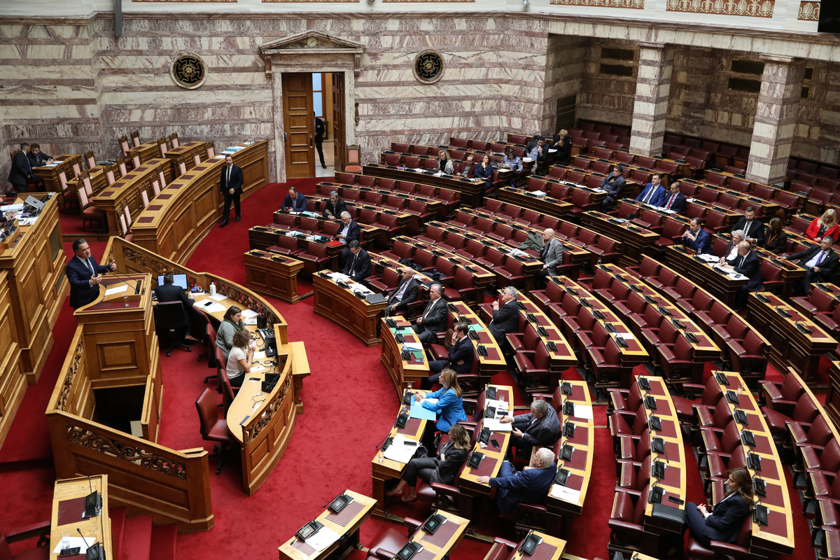 Τέμπη: Στην ολομέλεια της Βουλής το πόρισμα της εξεταστικής – Κορυφώνεται η πολιτική σύγκρουση