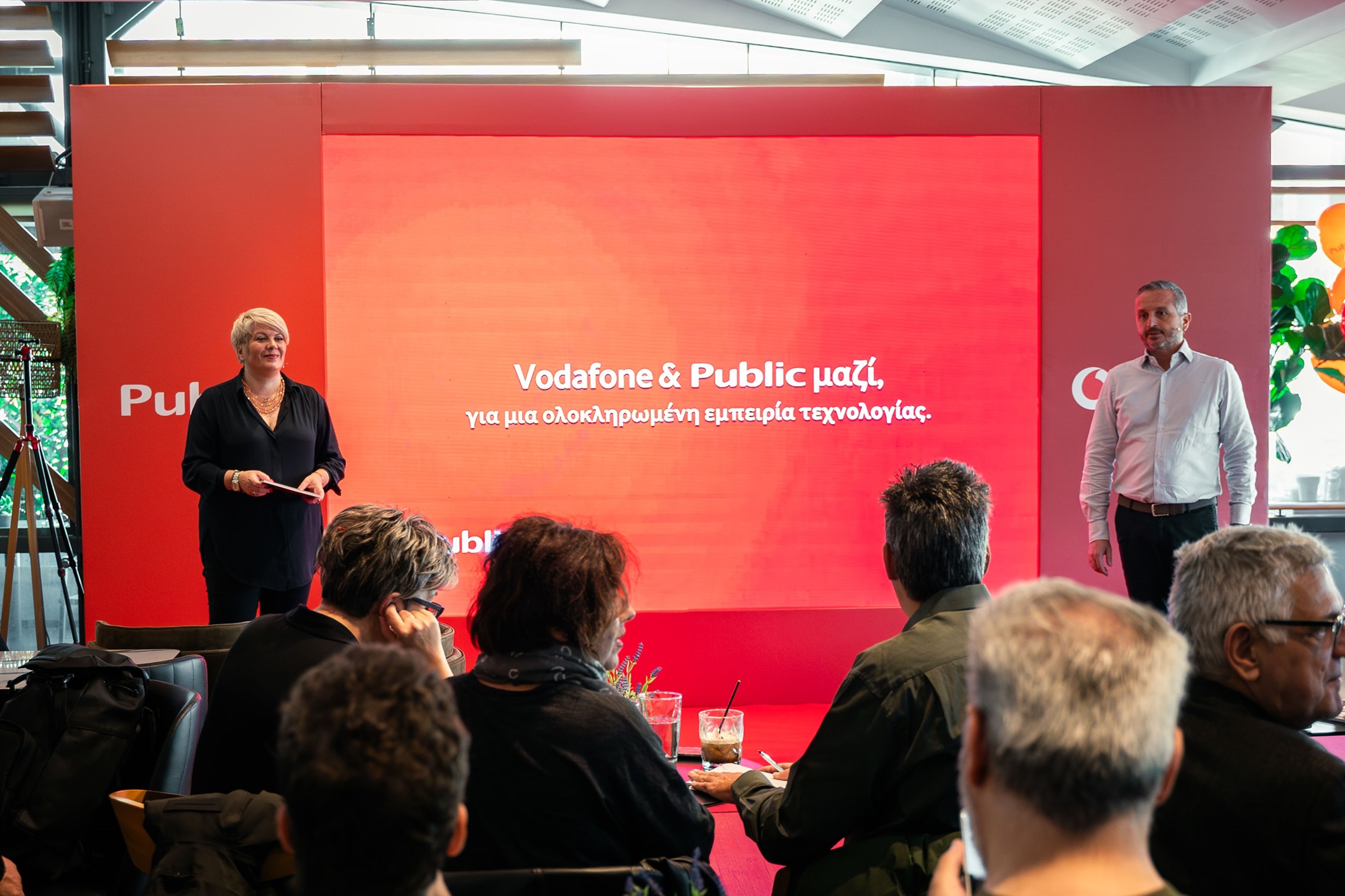 Vodafone Ελλάδας και Public μαζί – Νέα στρατηγική συνεργασία για μία ολοκληρωμένη εμπειρία τεχνολογίας