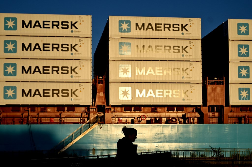 Η κρίση στην Ερυθρά Θάλασσα αναγκάζει την Maersk να αναστείλει τα προγράμματα επαναγοράς μετοχών