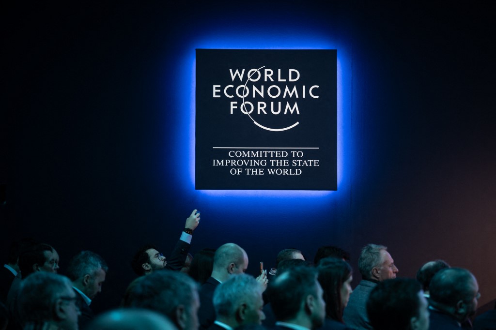 Παγκόσμιο Οικονομικό Φόρουμ: Από τον Άλτμαν στον Μακρόν – Ποιοι θα πάνε στο Νταβός;