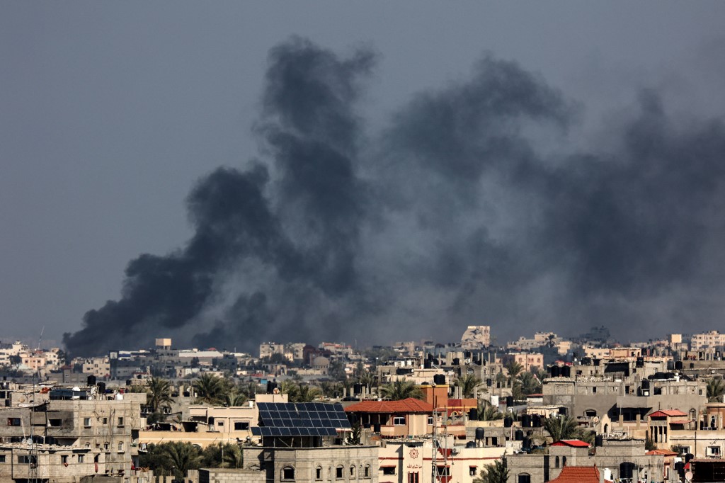 Γάζα: Νέο ισραηλινό σφυροκόπημα – Συνομιλίες με ΗΠΑ για την επιχείρηση στη Ράφα