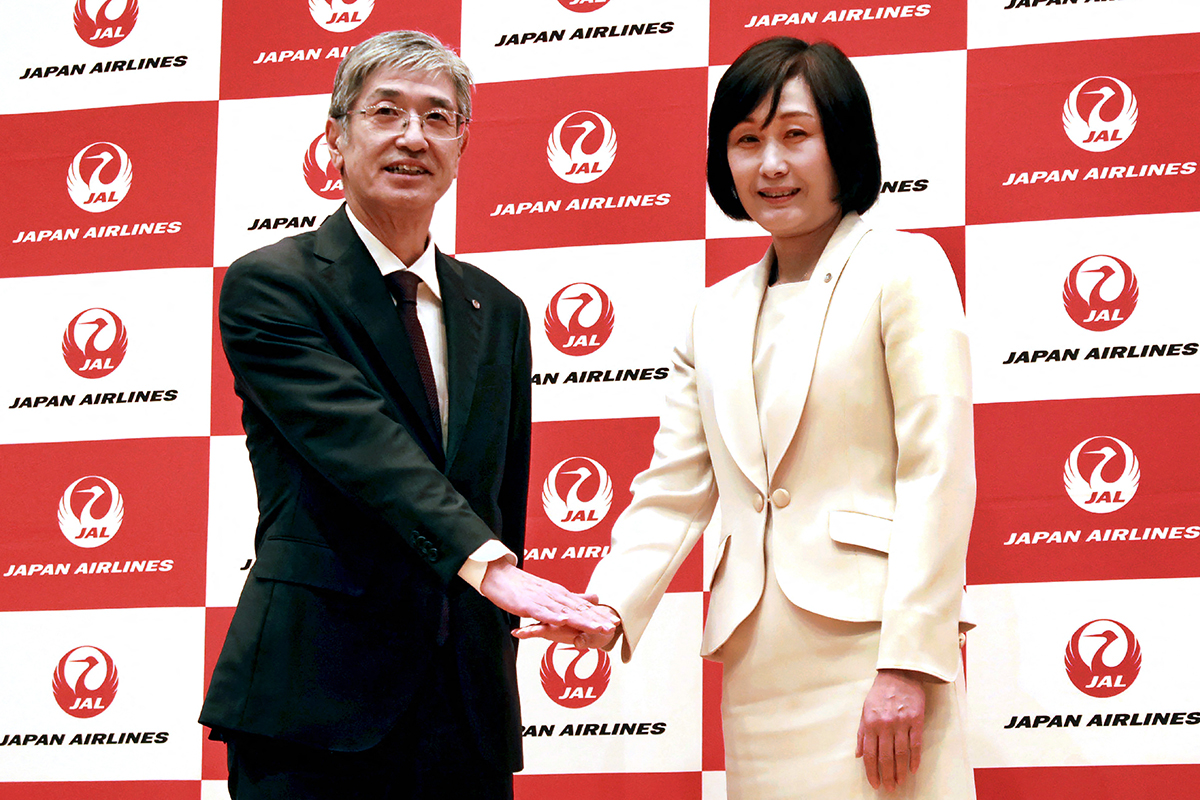Ποια είναι η πρώην αεροσυνοδός που έγινε η πρώτη γυναίκα CEO στην Japan Airlines