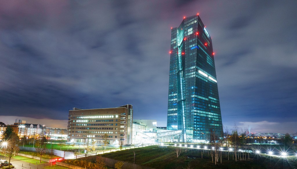 Επιτόκια: Γιατί Deutsche Bank και Morgan Stanley αναθεωρούν τις προβλέψεις για μειώσεις από την ΕΚΤ