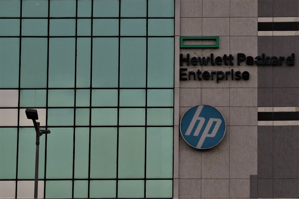 Στην «κούρσα» της Τεχνητής Νοημοσύνης (και) η Hewlett Packard – Κοντά σε deal για την εξαγορά της Juniper έναντι 13 δισ. δολαρίων