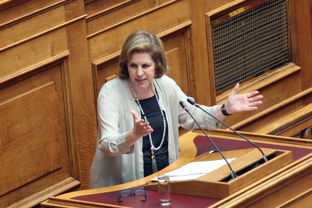 Εύη Χριστοφιλοπούλου: Στη ΝΔ προσχώρησε η πρώην υπουργός του ΠΑΣΟΚ – Η υποδοχή Μητσοτάκη