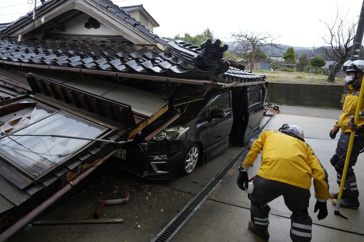 Σεισμοί στην Ιαπωνία: Πάνω από 60 οι νεκροί – Οι επιζώντες αντιμέτωποι με το κρύο και τις κατολισθήσεις