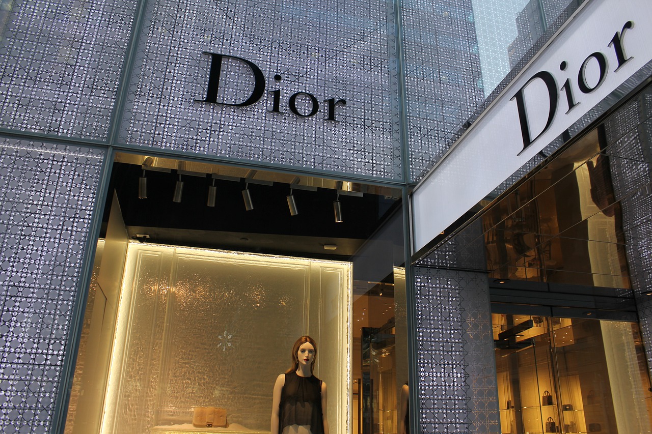 Νότια Κορέα: Κυβερνητική κρίση λόγω μιας… τσάντας Dior αξίας 2.000 ευρώ