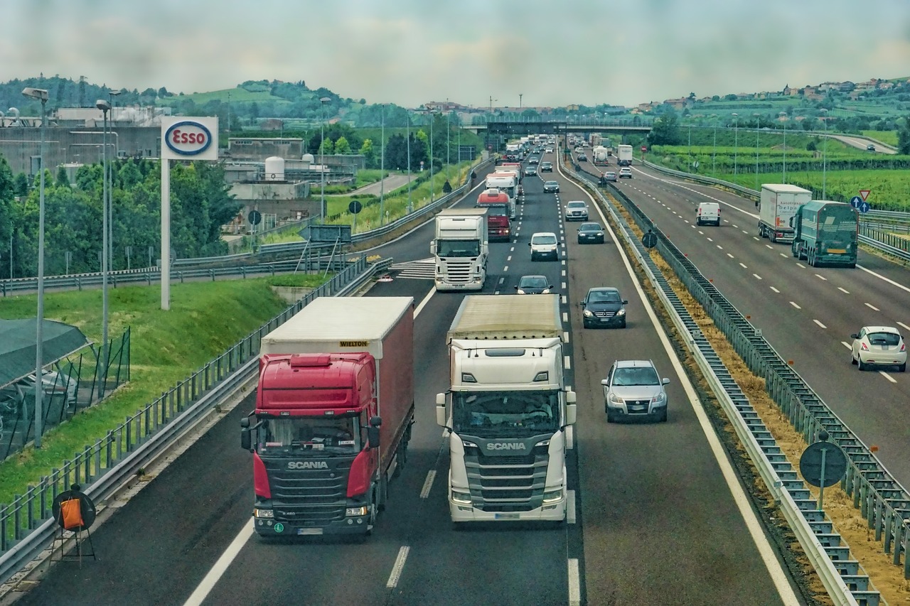 Ιστορική ευρωπαϊκή συμφωνία για κατάργηση των πετρελαιοκίνητων φορτηγών και λεωφορείων έως το 2040
