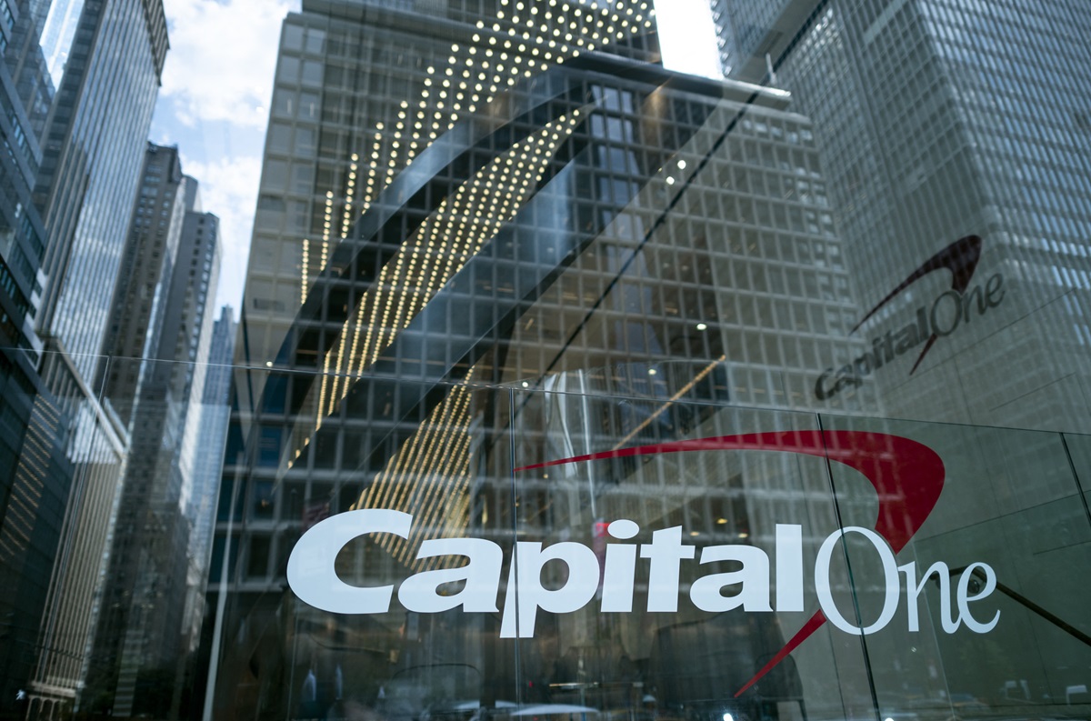 Η Capital One αγοράζει την Discover Financial αντί 35 δισ. δολ., στο μεγαλύτερο deal της χρονιάς