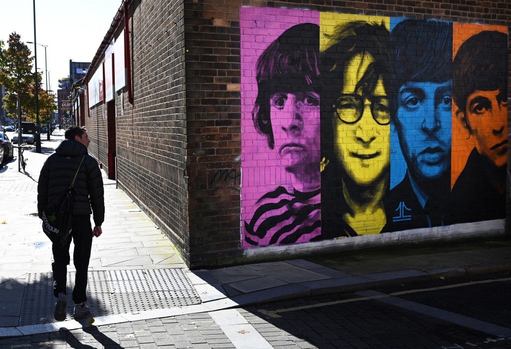 Ποιος διάσημος σκηνοθέτης θα ετοιμάσει 4 ταινίες, μία για κάθε μέλος των Beatles