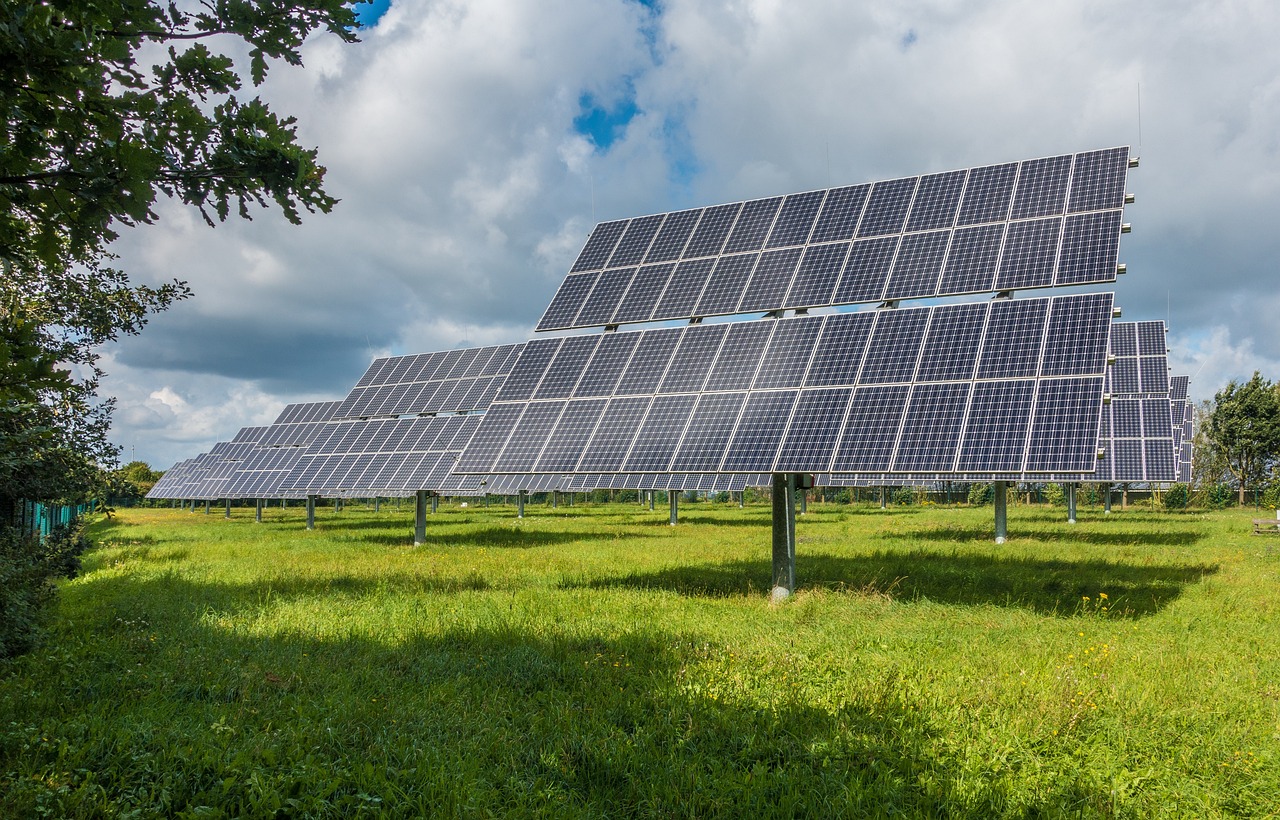 Σδούκου: Προ των πυλών επιδότηση για φωτοβολταϊκά σε αγρότες – Ποιοι θα ωφεληθούν από το «Απόλλων»