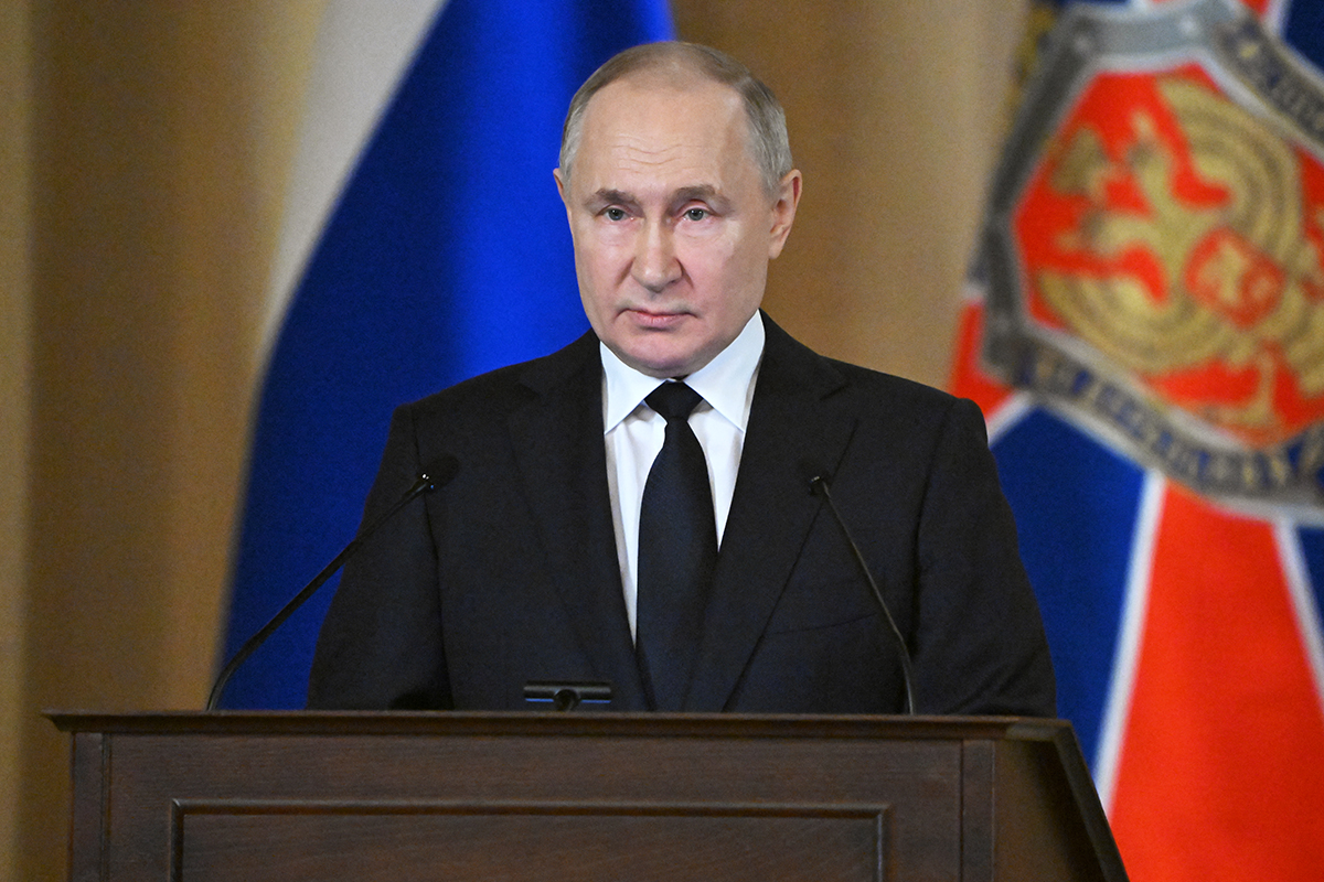 Ο Πούτιν αποστασιοποιείται από τις έρευνες για το μακελειό στη Μόσχα – Παραπέμπει τις ερωτήσεις στους ερευνητές