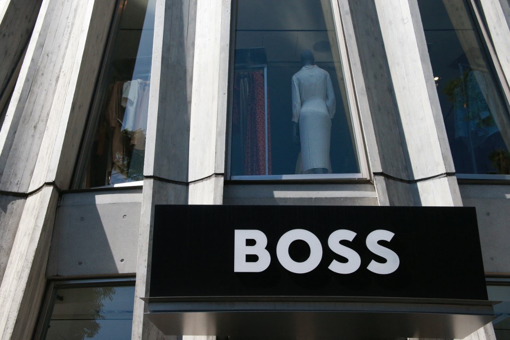 «Εφιάλτης» 8 ετών για τη μετοχή της Hugo Boss – Η μειωμένη ζήτηση βαραίνει τις πωλήσεις