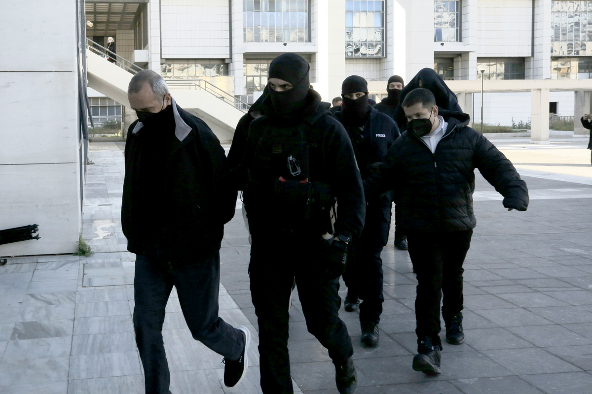 Κολωνός: Ανακοινώνεται η απόφαση για τους 26 κατηγορούμενους – Συγκεντρώσεις έξω από το Εφετείο