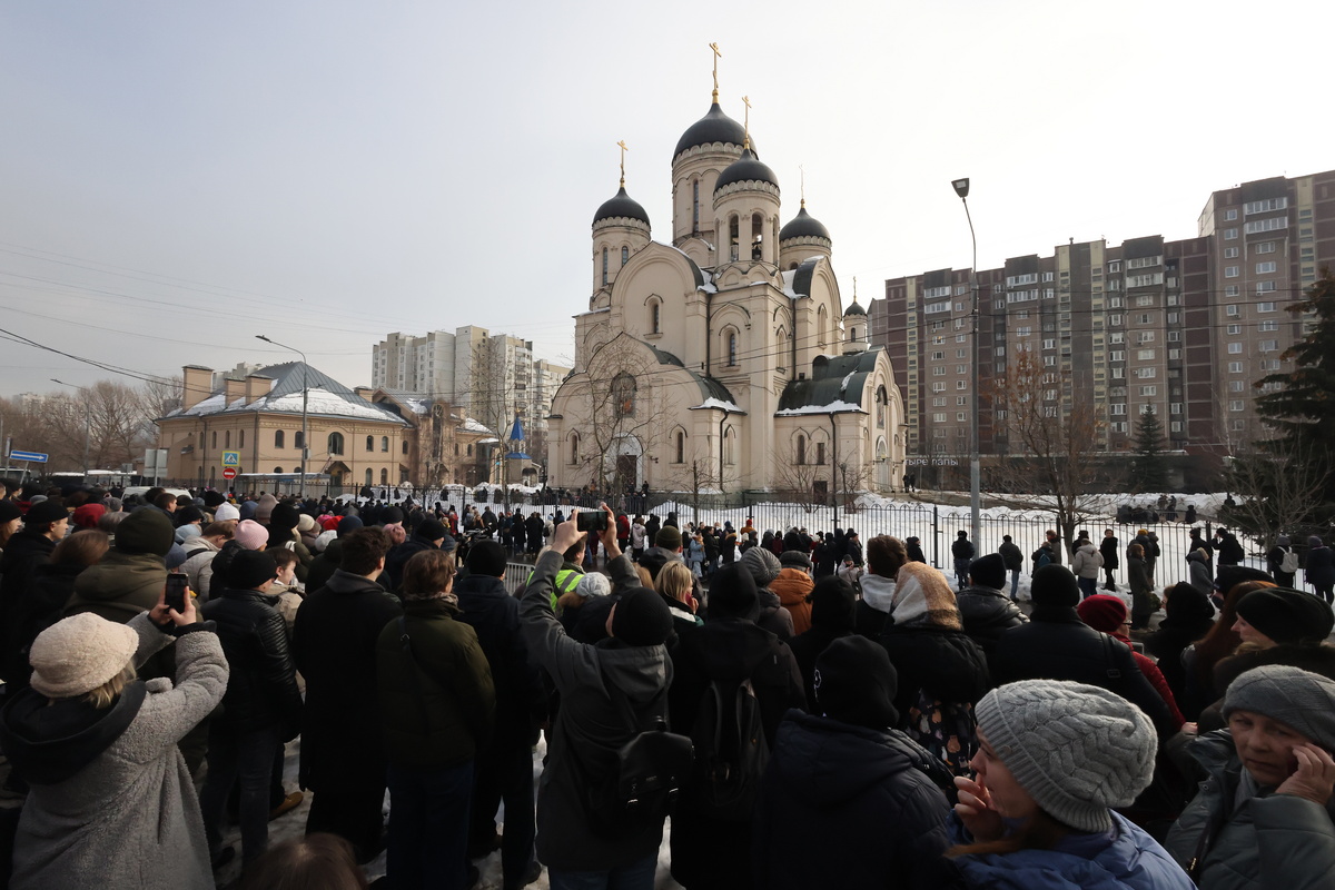 Ρωσία: Χιλιάδες υποστηρικτές του Ναβάλνι στη νεκρώσιμη ακολουθία