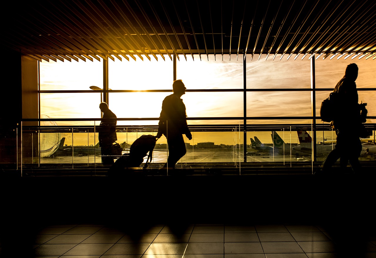 «Πέταξε» η επιβατική κίνηση στα αεροδρόμια τον Φεβρουάριο – Αύξηση 15,7%