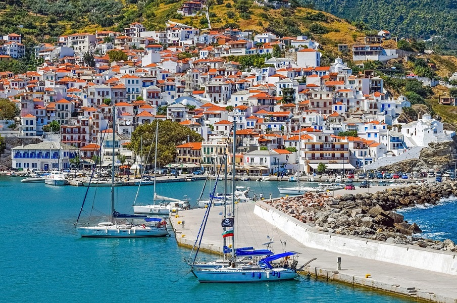 Ποιο ελληνικό νησί βρίσκεται στα 9 «μυστικά» νησιά της Μεσογείου για τους Γερμανούς