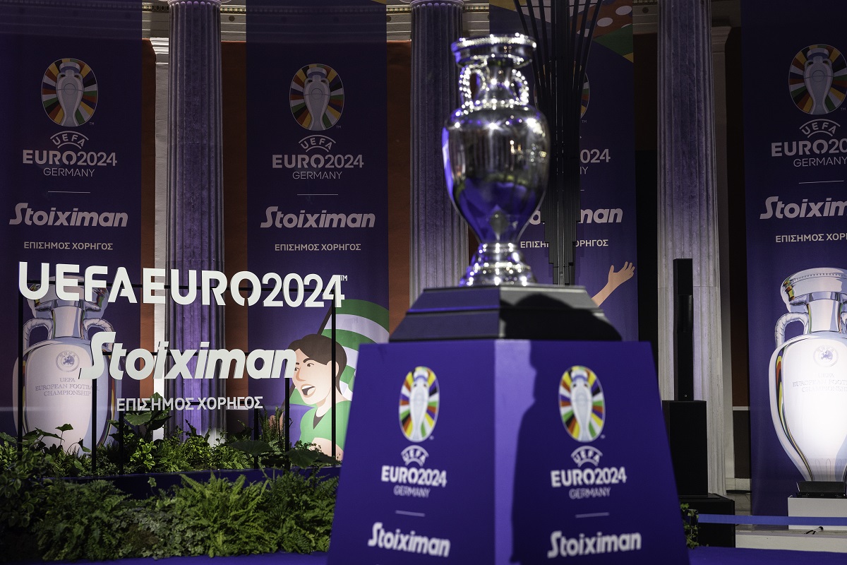 Stoiximan: Όσα έγιναν στη λαμπερή επίσκεψη του τροπαίου του UEFA Euro 2024™ στο Ζάππειο