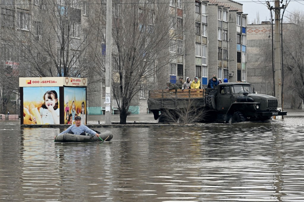 Ρωσία: Χιλιάδες άνθρωποι κινδυνεύουν από τις άνευ προηγουμένου πλημμύρες