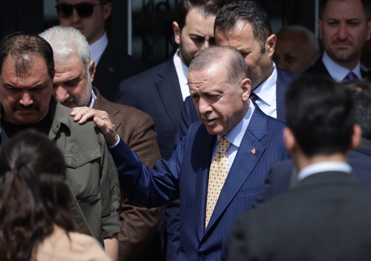 Τουρκία: Πανωλεθρία Ερντογάν στις εκλογές – Η τριπλή ήττα και το «σημείο καμπής»