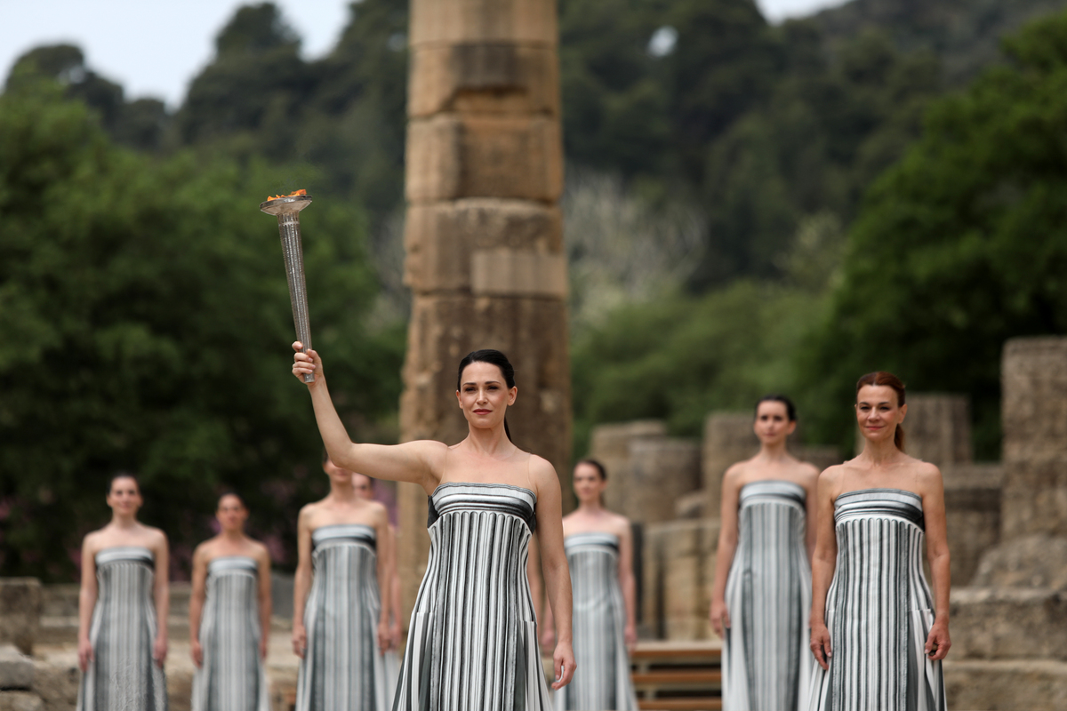 Ολυμπιακοί Αγώνες 2024: Η Ολυμπιακή Φλόγα ξεκίνησε το ταξίδι της από την Αρχαία Ολυμπία