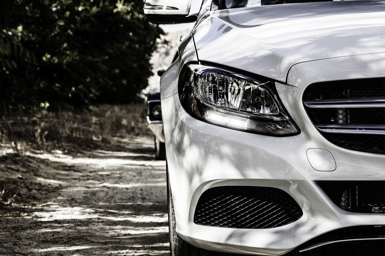 Πτώση 7% στα έσοδα της Mercedes – Σημαντικός «αντίκτυπος» από τους δασμούς και τη μεταβλητότητα