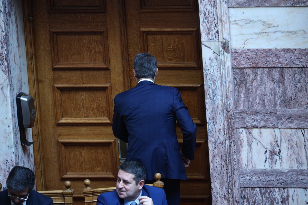 Προ ημερησίας για τα Τέμπη στη Βουλή: Μπαράζ επιθέσεων της αντιπολίτευσης στην κυβέρνηση | Fortunegreece.com