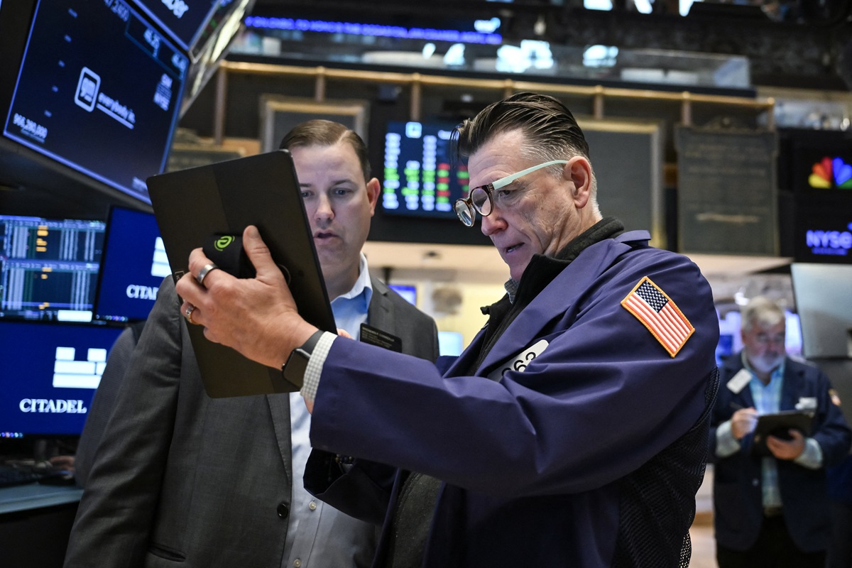 Η Wall Street «απογειώνεται»: Ο S&P 500 σημειώνει το μεγαλύτερο ανοδικό σερί από το 2004