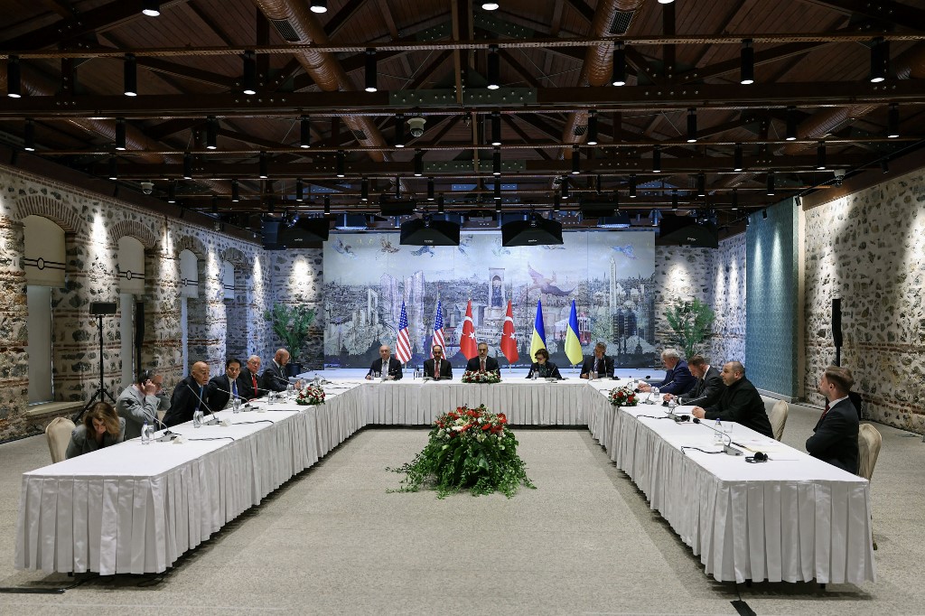 Ουκρανικό: Σε εξέλιξη οι συνομιλίες Κιέβου – Μόσχας στην Κωνσταντινούπολη – Χαμηλές προσδοκίες